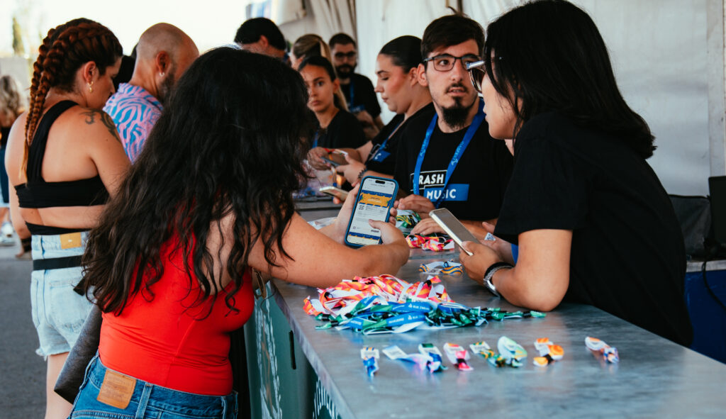 personal con discapacidad trabajando durante cooltural fest 2025